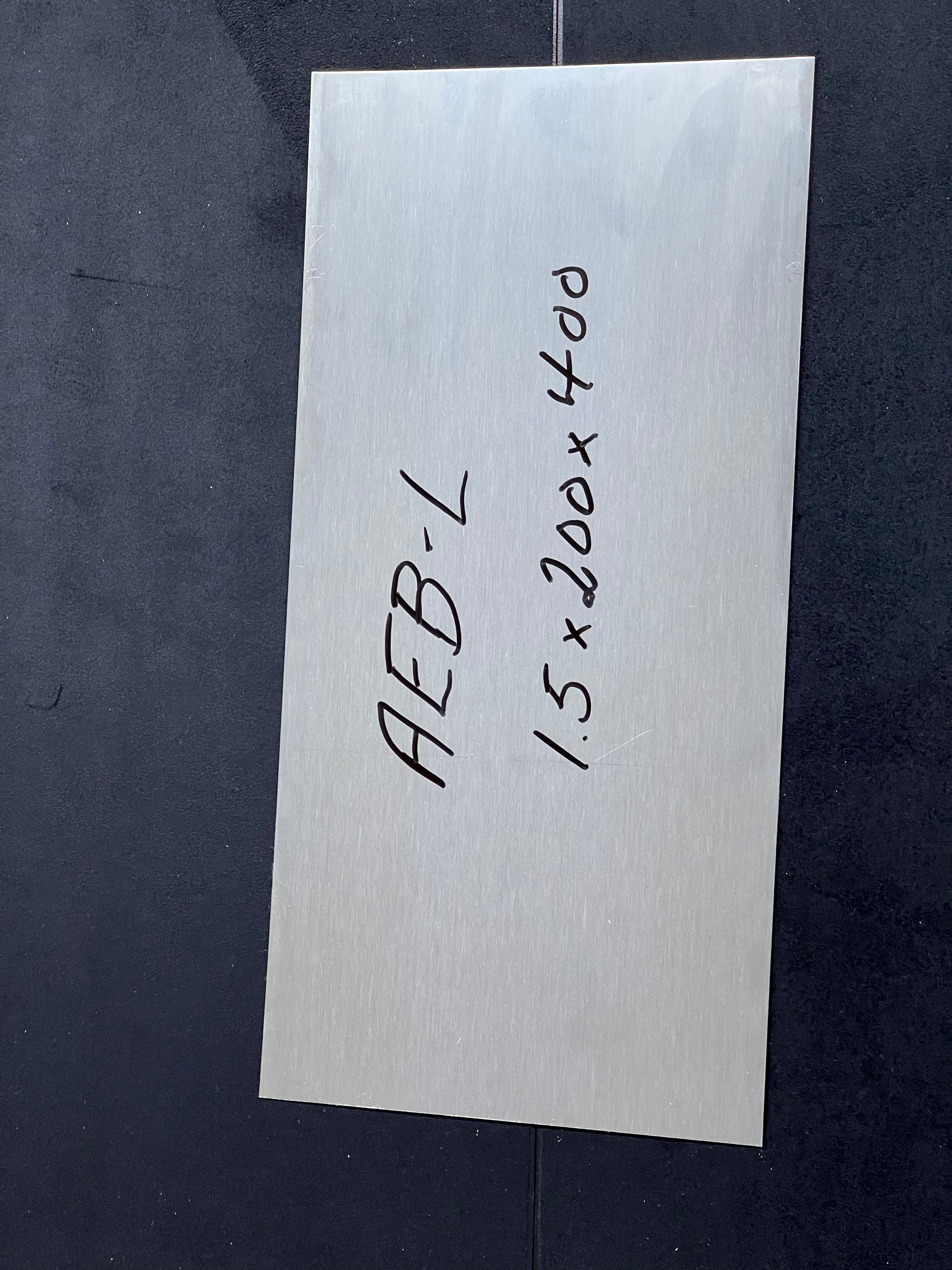 AEB-L Rostfreier Messerstahl