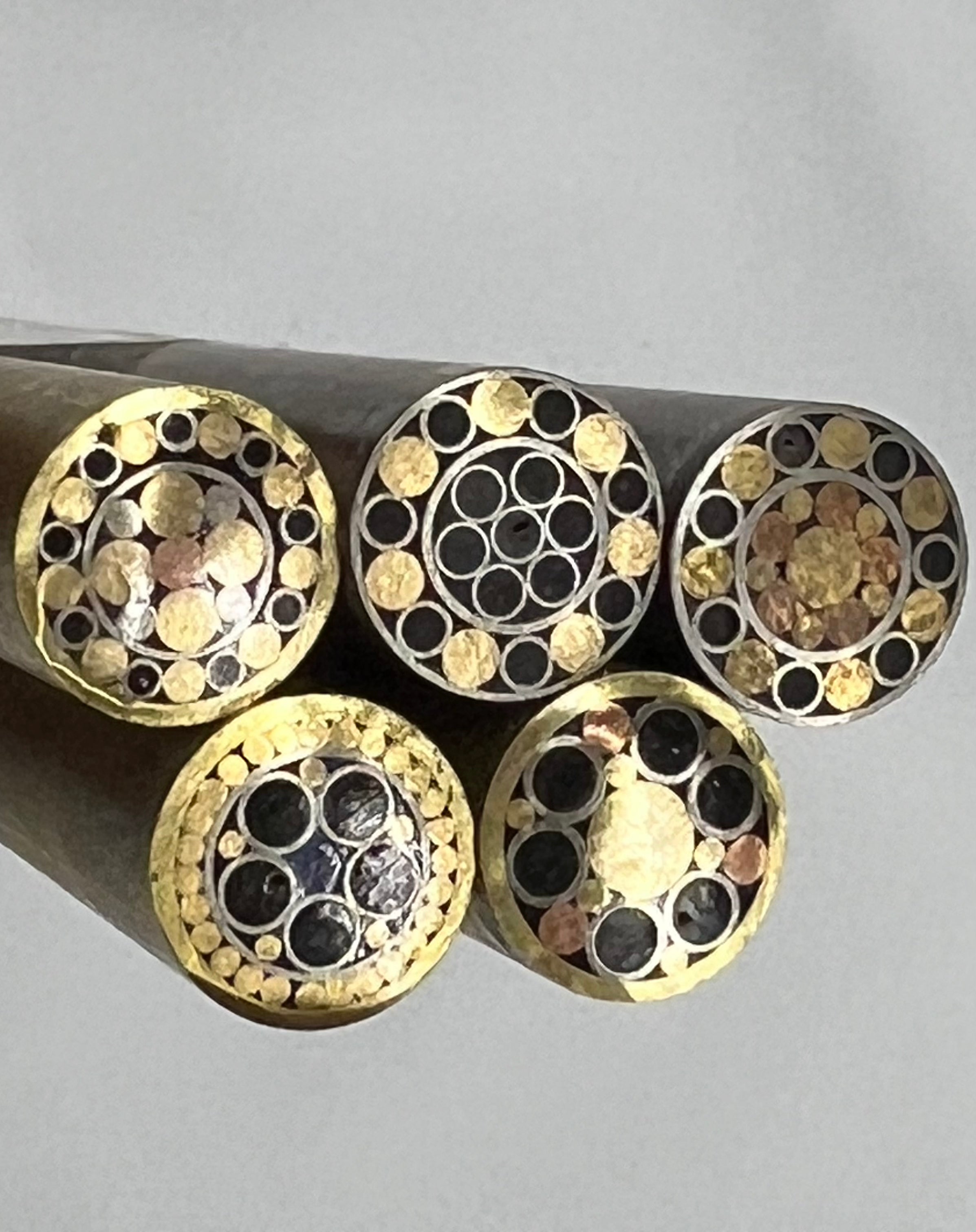 Mosaik-Pin 9,5 mm Griffverzierung