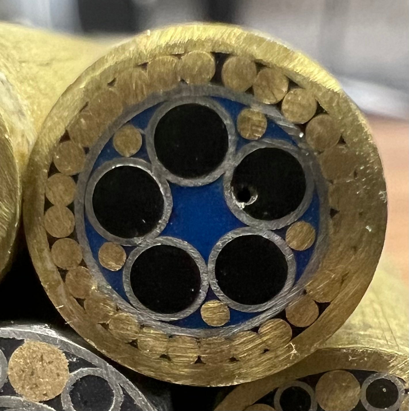 Mosaik-Pin 9,5 mm Griffverzierung