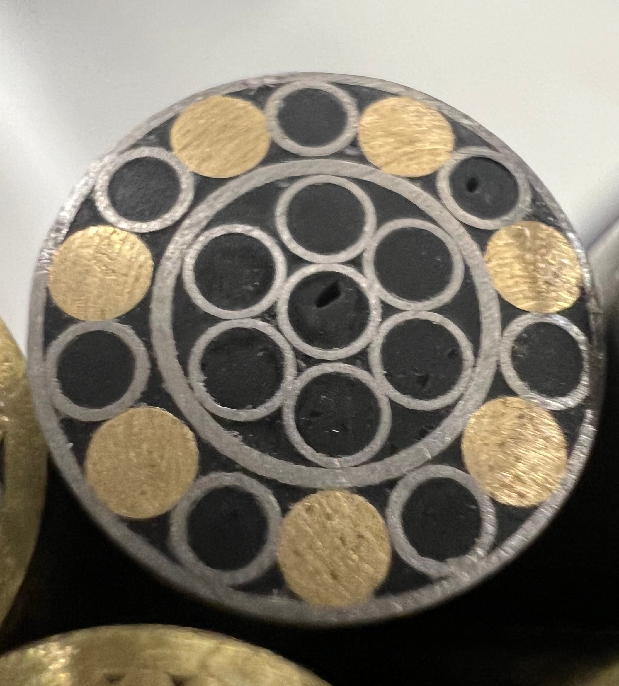 Mosaik-Pin 9,5 mm Griffverzierung