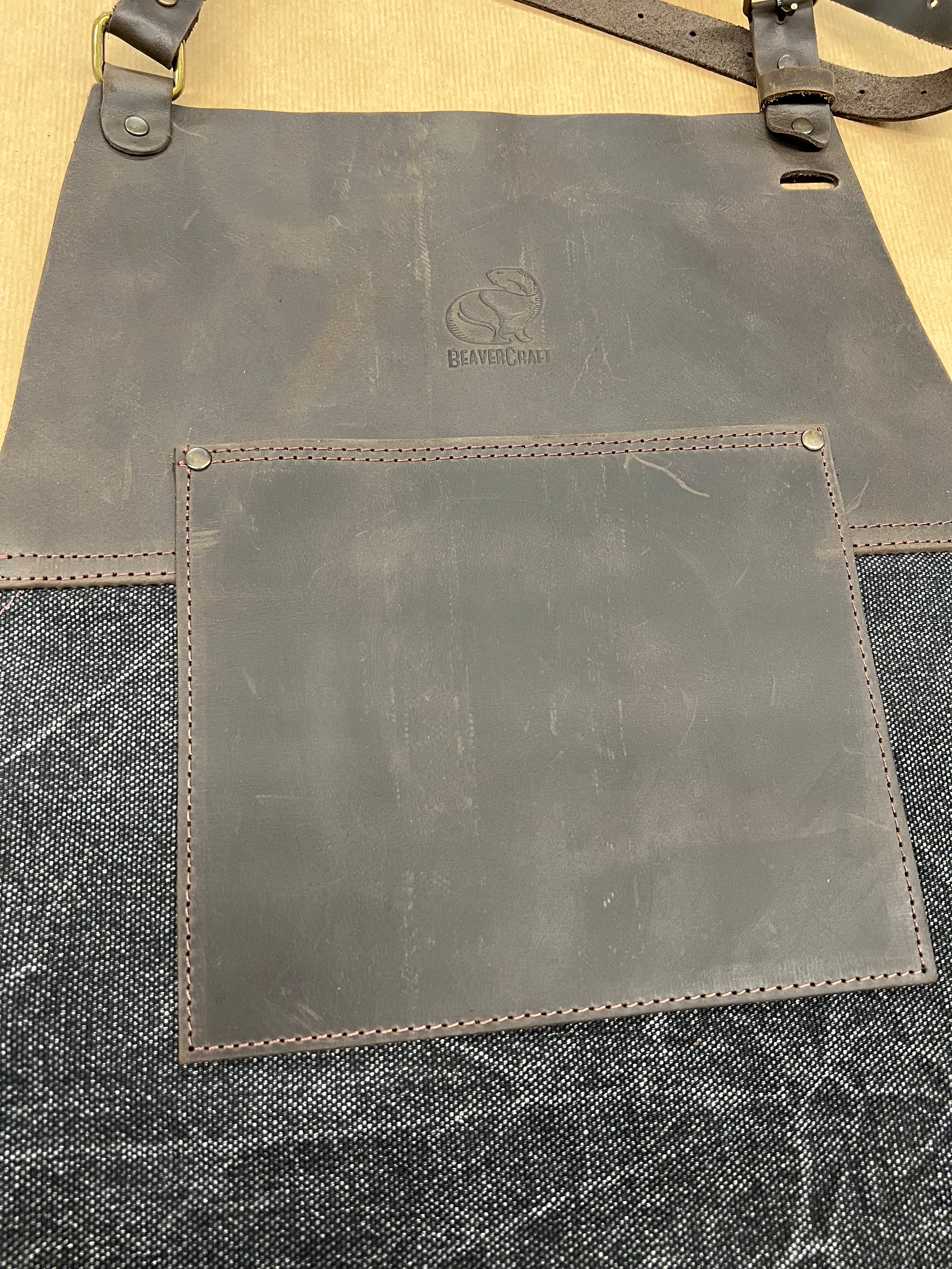 Verstellbare Schürze aus braunem Leder und Canvas AP4
