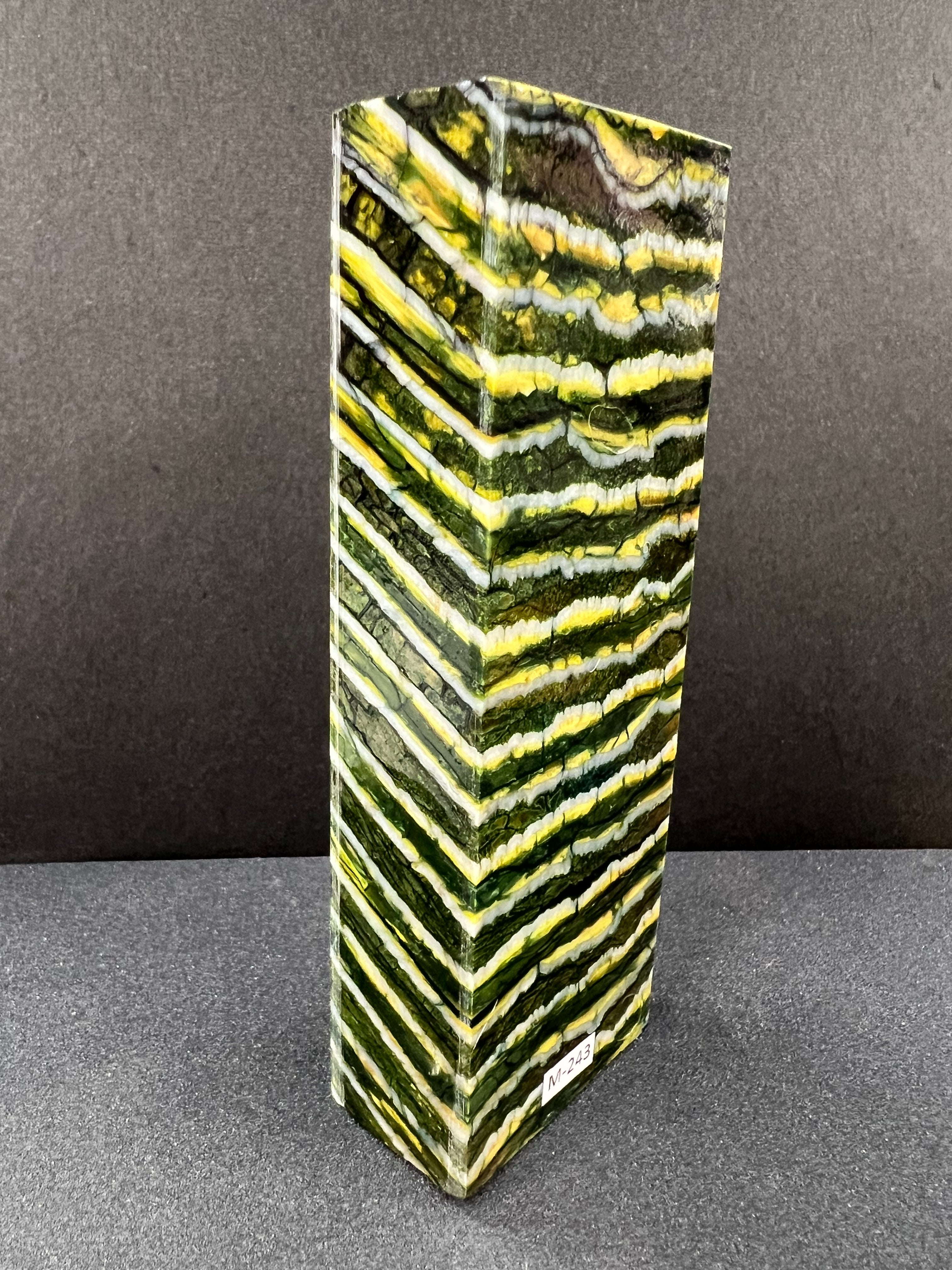 Mammutbackenzahn-Schaftrohling M243 (grün 17)