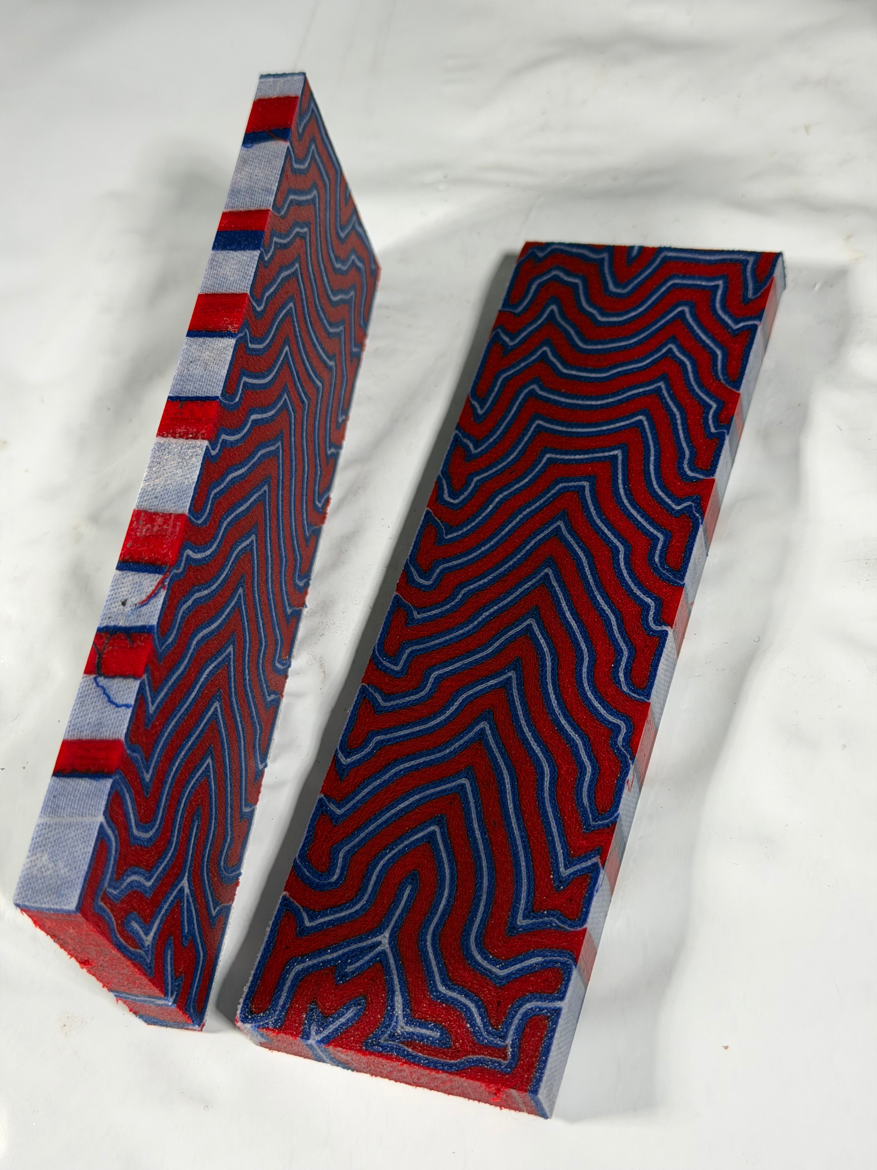 Micarta Damast rot weiß blau (Set mit 2 Platten)