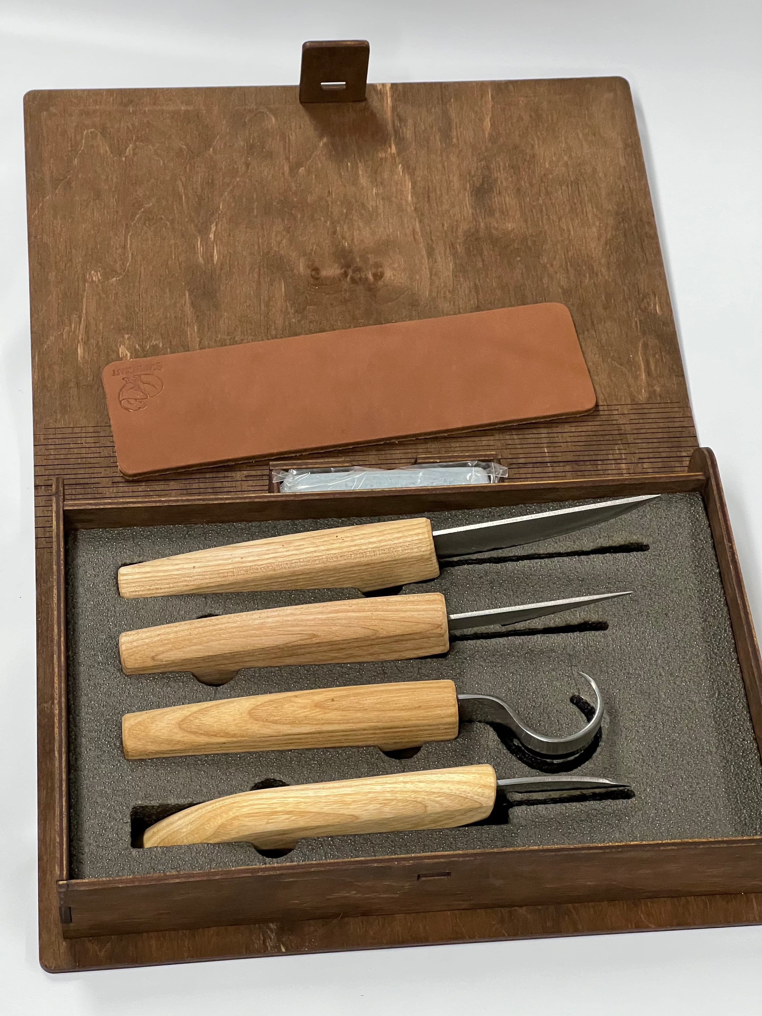 Holzbildhauereisen-Set S09 Buch mit 4 Eisen