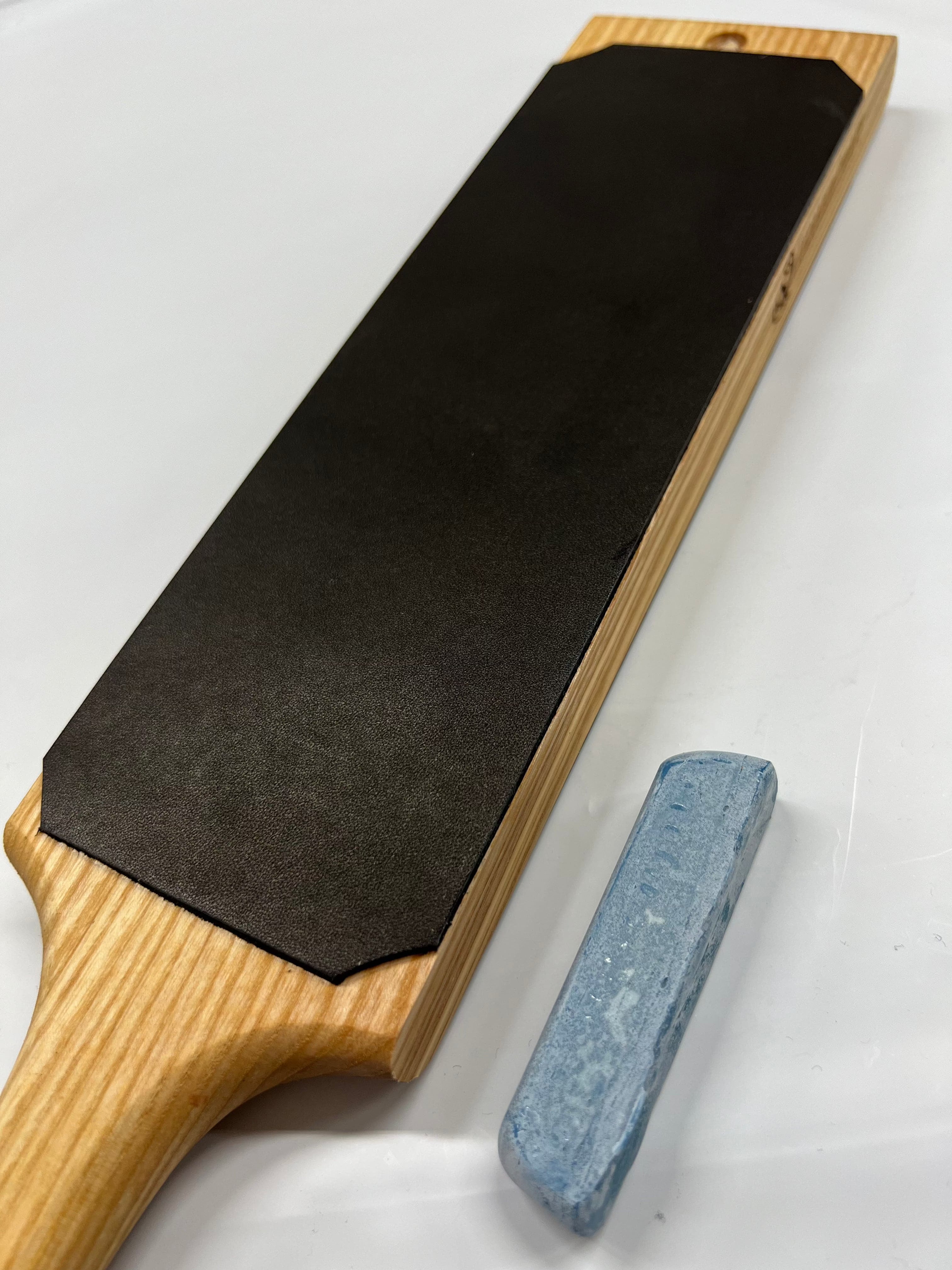 Doppelseitiger Lederabziehriemen 230x80 auf Eschenholz inkl. Schleifpaste LS1P1