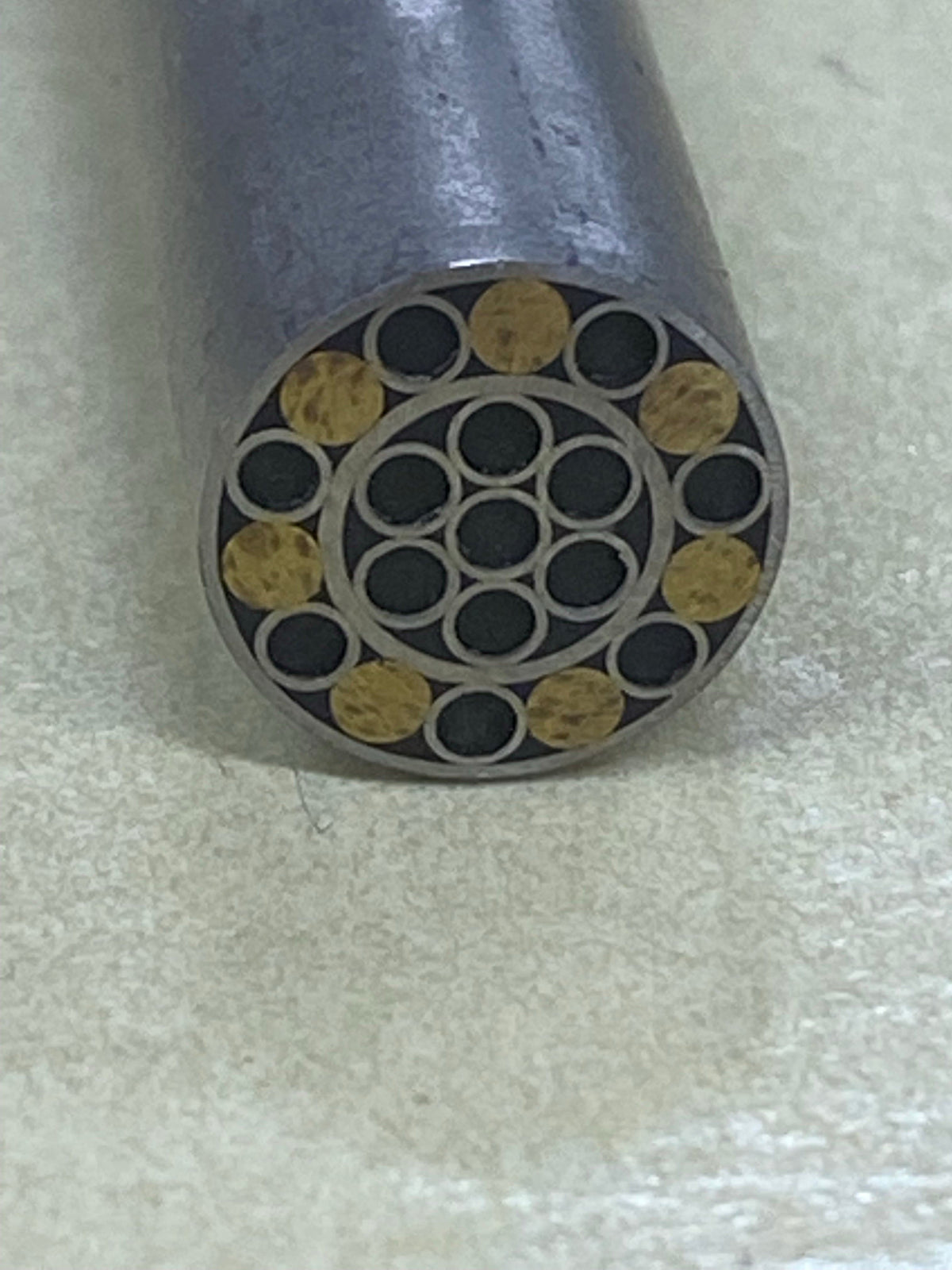 Mosaik-Pin 9,5 mm Griffverzierung