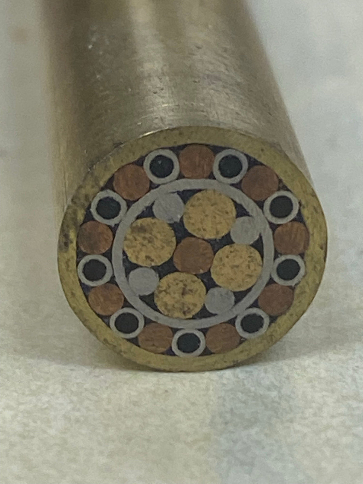 Mosaik-Pin 9,5 mm Griffverzierung