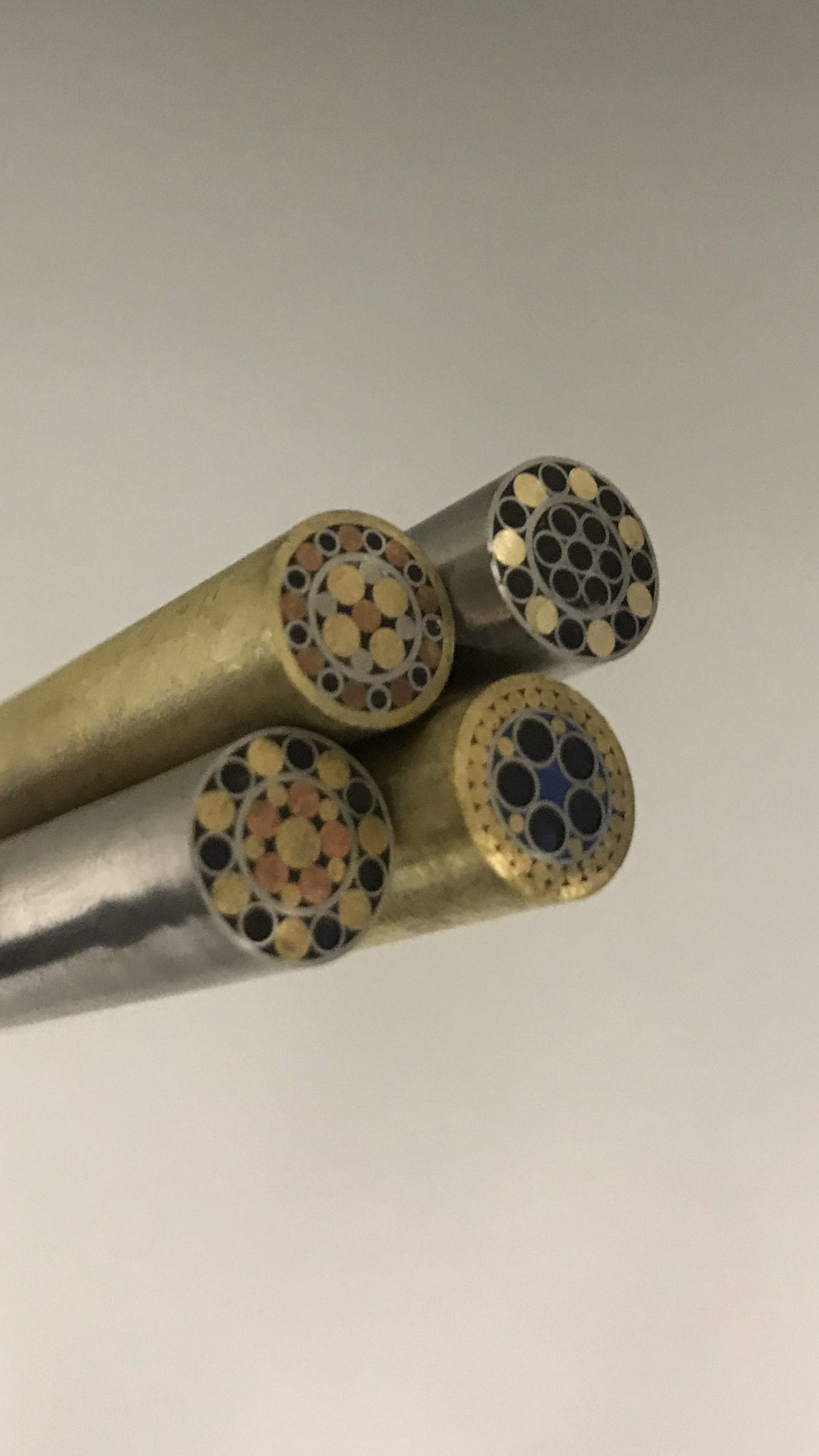 Mosaik-Pin 9,5 mm Griffverzierung