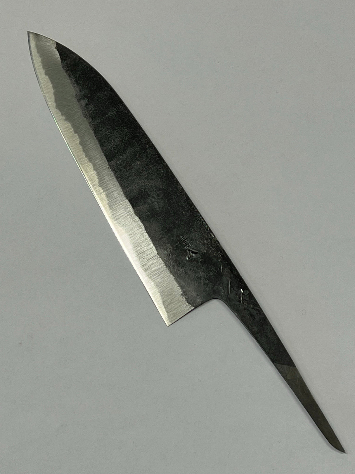 Kurouchi Santoku 165 Aogami 2 Japanische handgeschmiedete Messerklinge