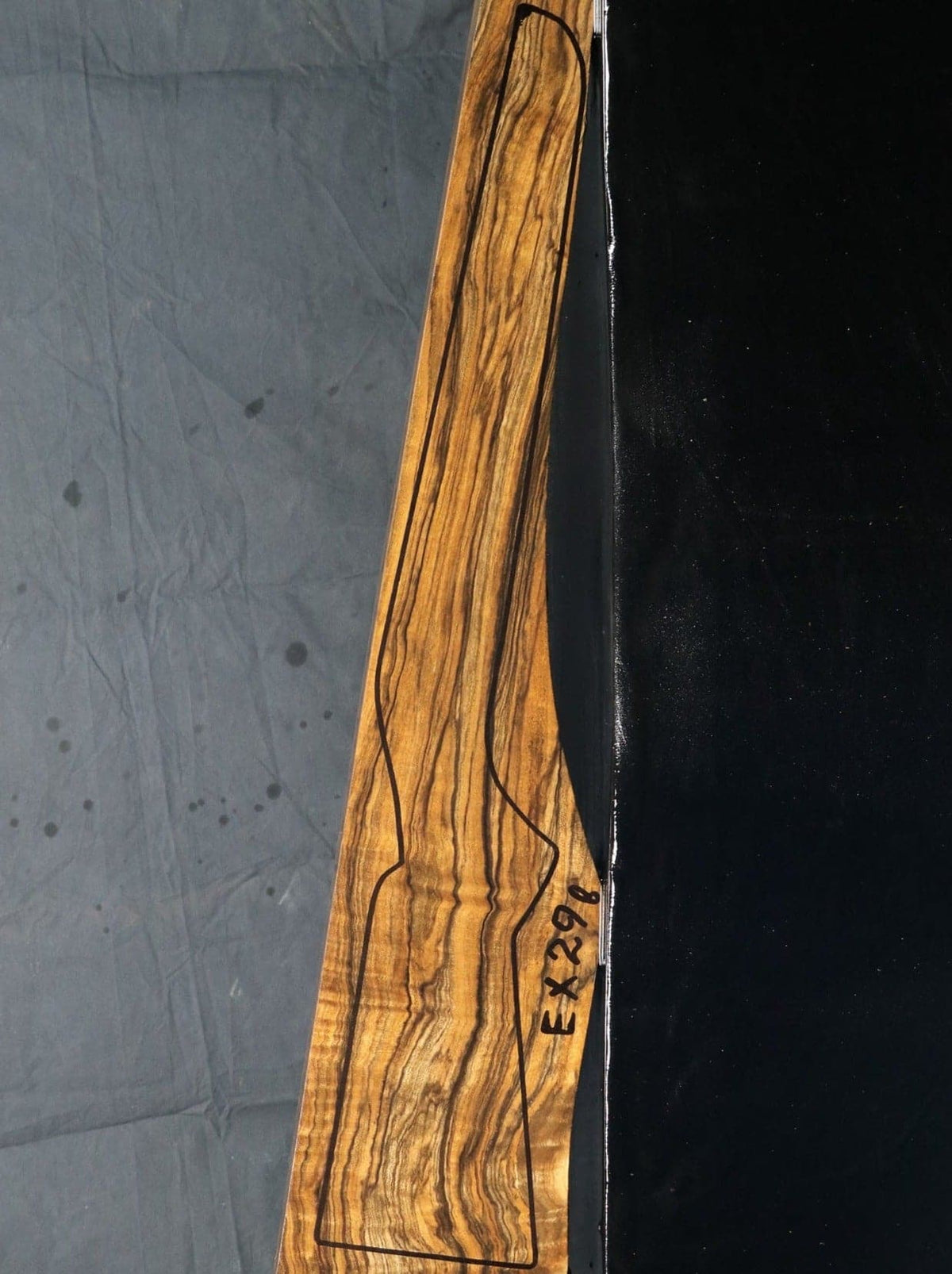 Gewehrschaftrohling Türkischer Nussbaum Grad Exhibition EX29