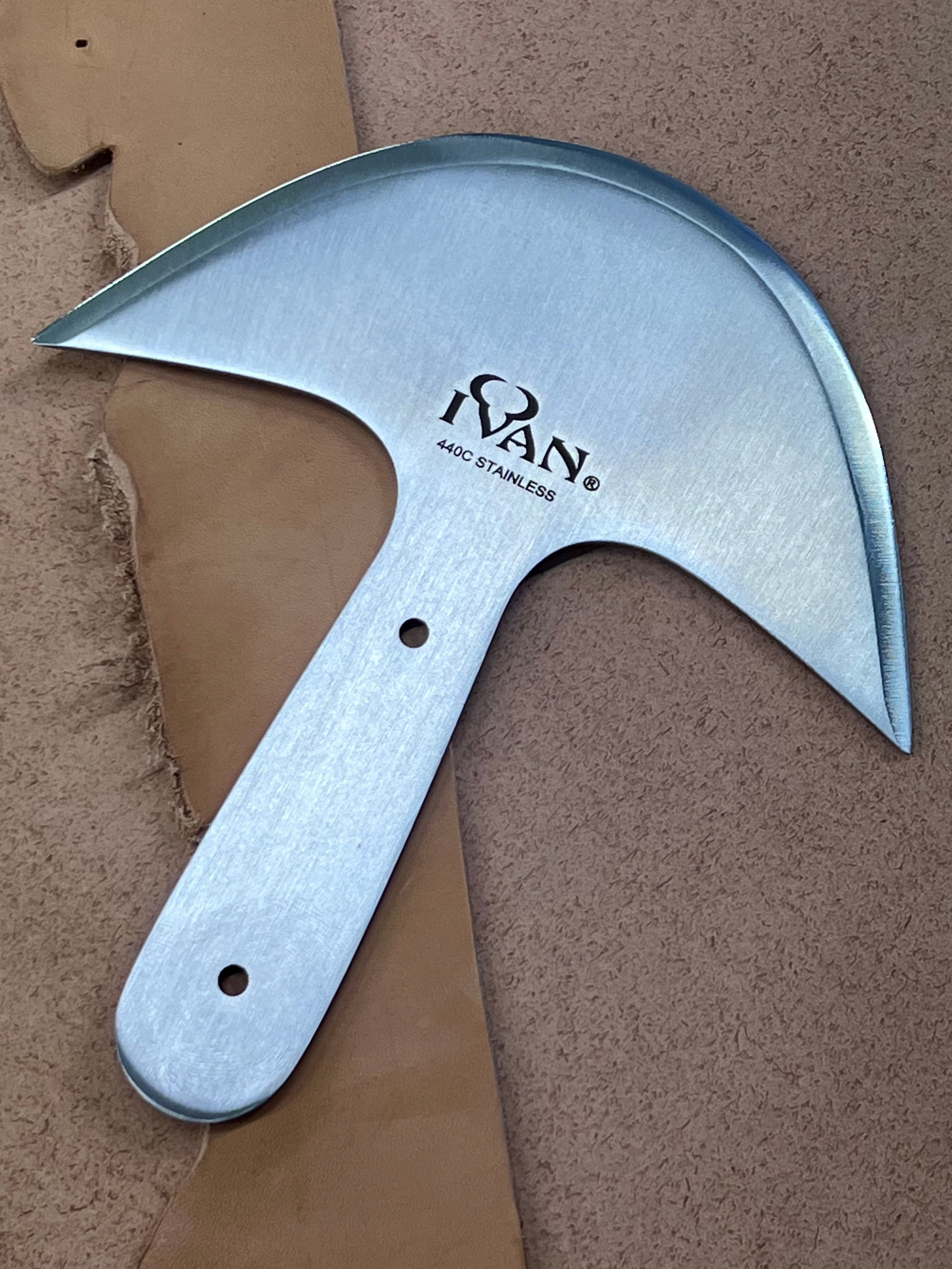 Rundes Lederklingenmesser im französischen Stil