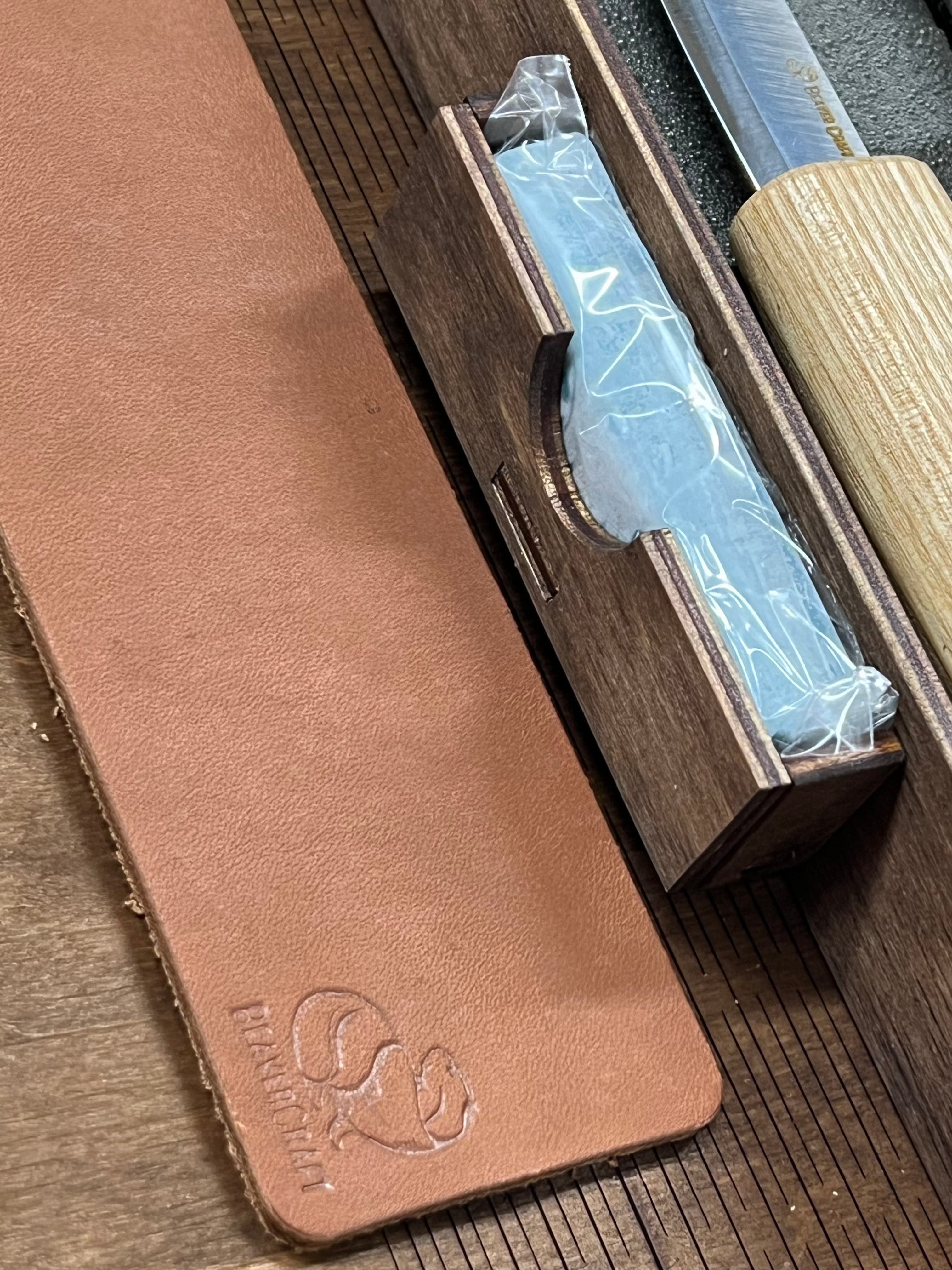 Holzbildhauereisen-Set S09 Buch mit 4 Eisen