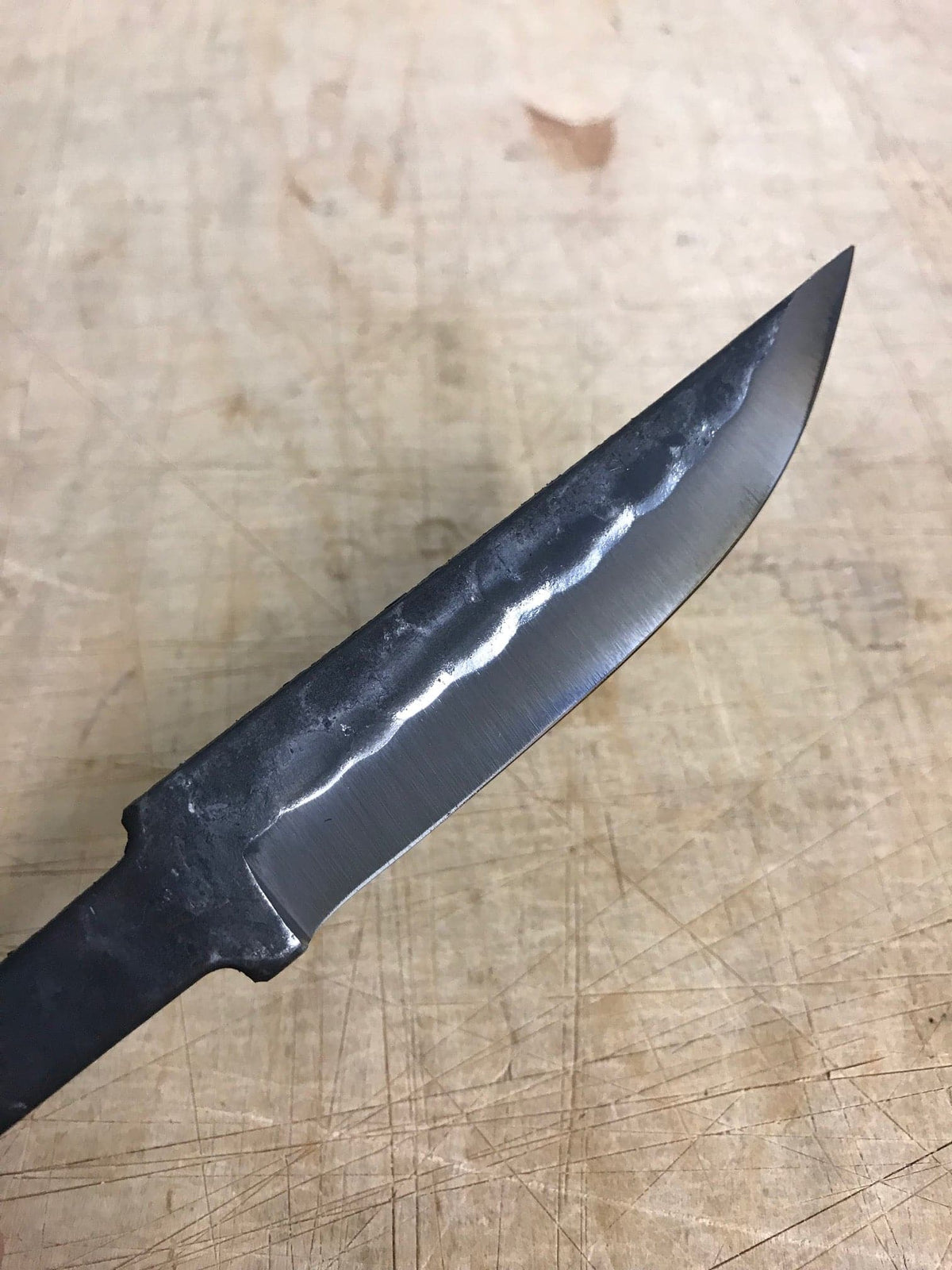 95 mm Messerklinge mit Hammerschlag-Finish