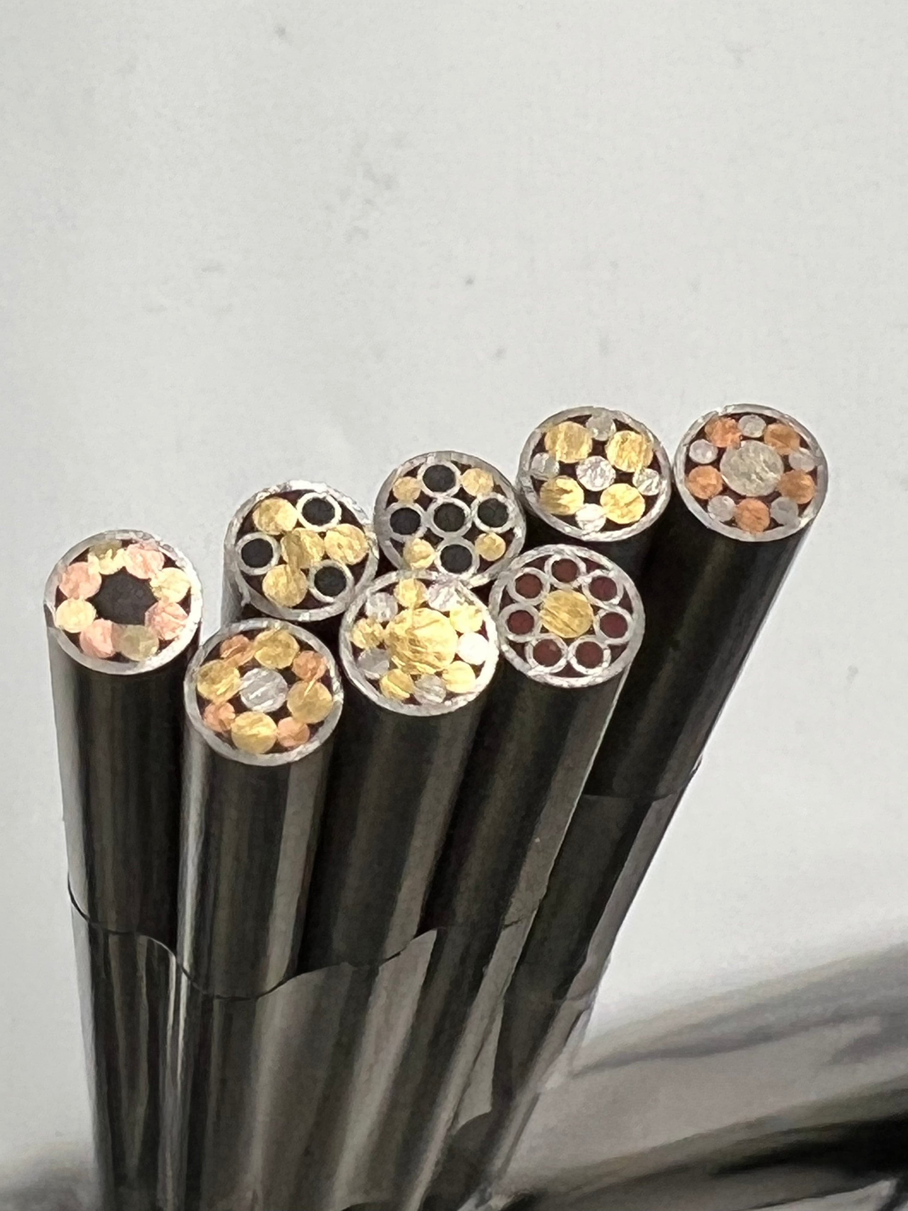 Mosaik-Pin 4 mm Griffverzierung