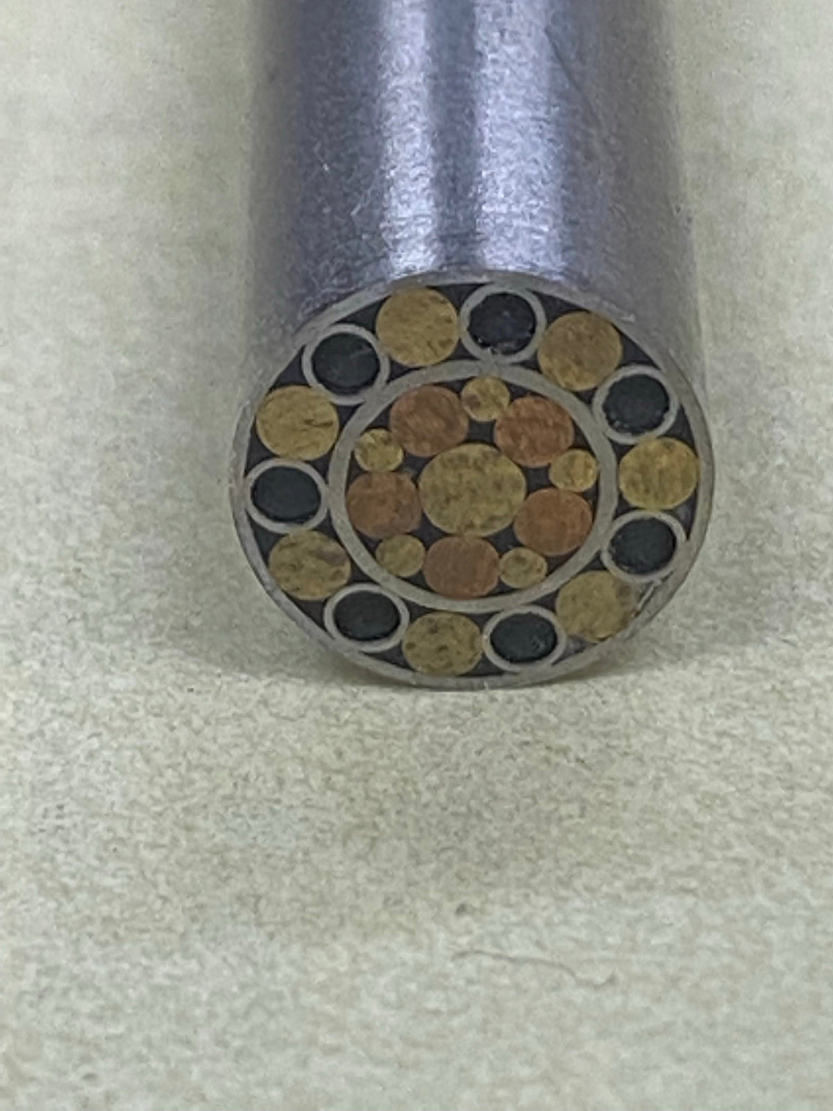 Mosaik-Pin 9,5 mm Griffverzierung
